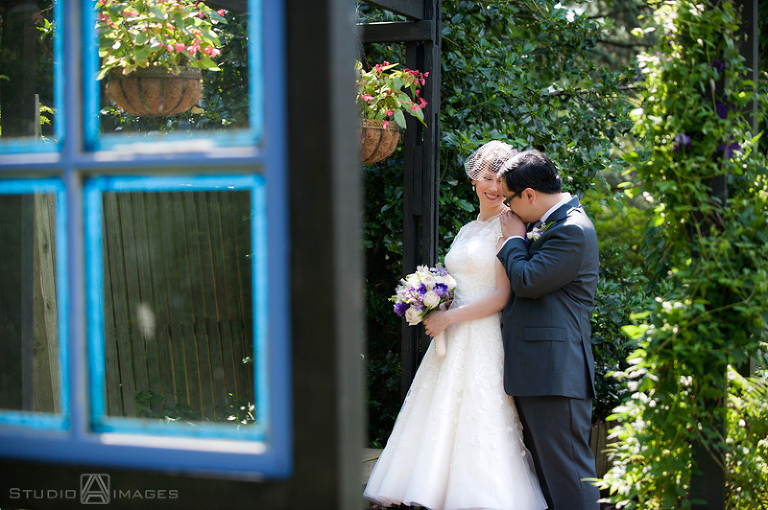 bride and groom at Queens Botanical Garden