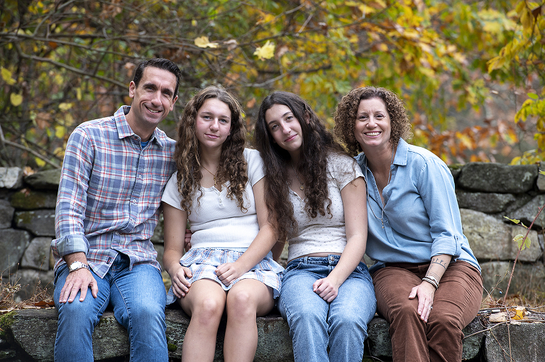 fall family photos at Pomerance Park, Connecticut