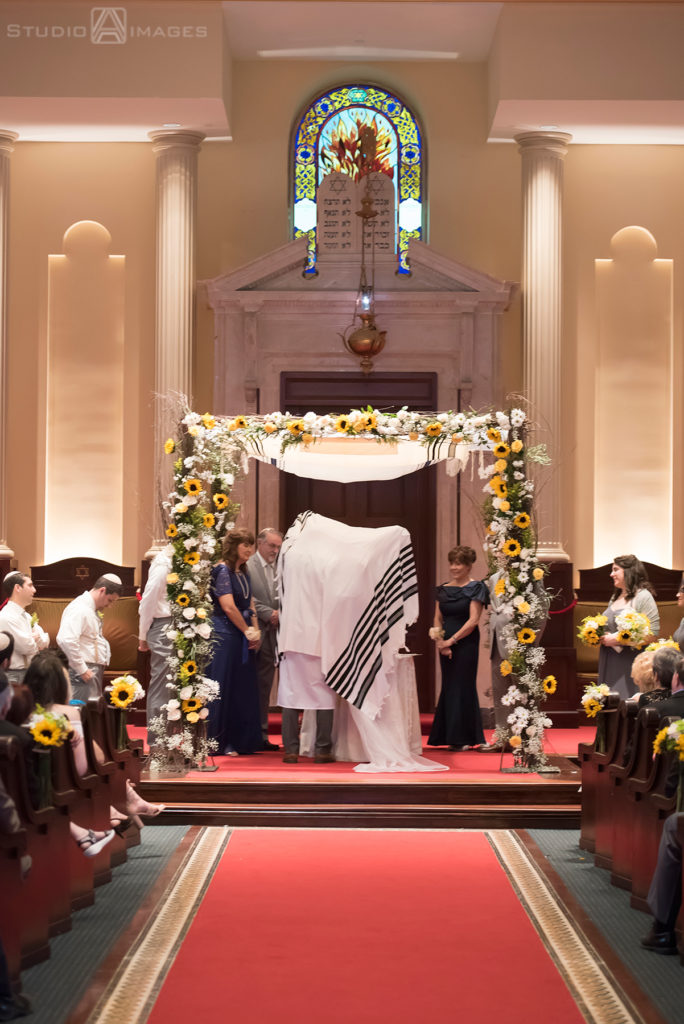 Temple Emanu-El Closter Wedding Photos | New Jersey Wedding Photographer | Merav + Adam