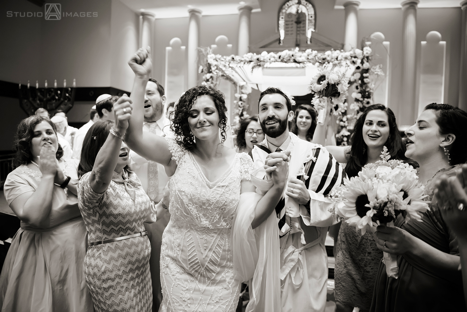 Temple Emanu-El Closter Wedding Photos | New Jersey Wedding Photographer | Merav + Adam