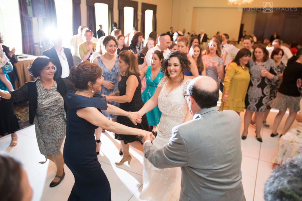 Temple Emanu-El Closter Wedding Photos | New Jersey Wedding Photographer | Merav + Adam