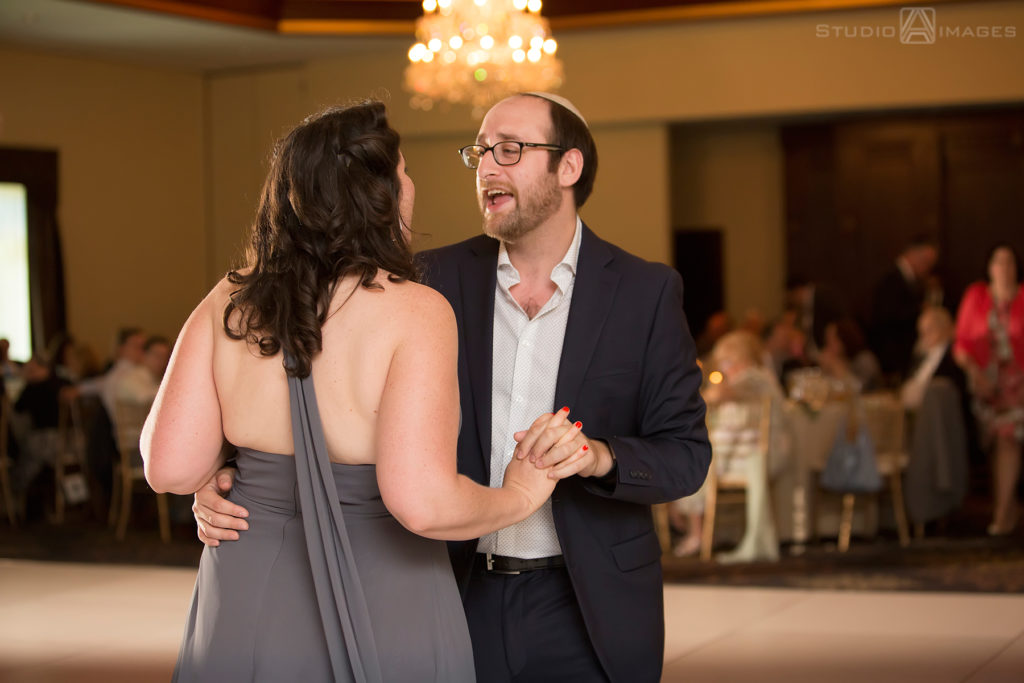 Temple Emanu-El Closter Wedding Photos | New Jersey Wedding Photographer | Merav + Adam