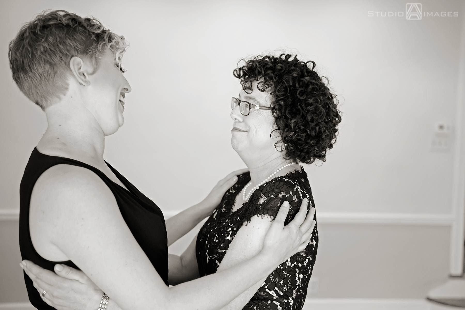 Mountain Lakes House Wedding Photos | Princeton Wedding Photographer | Gigi + Emily