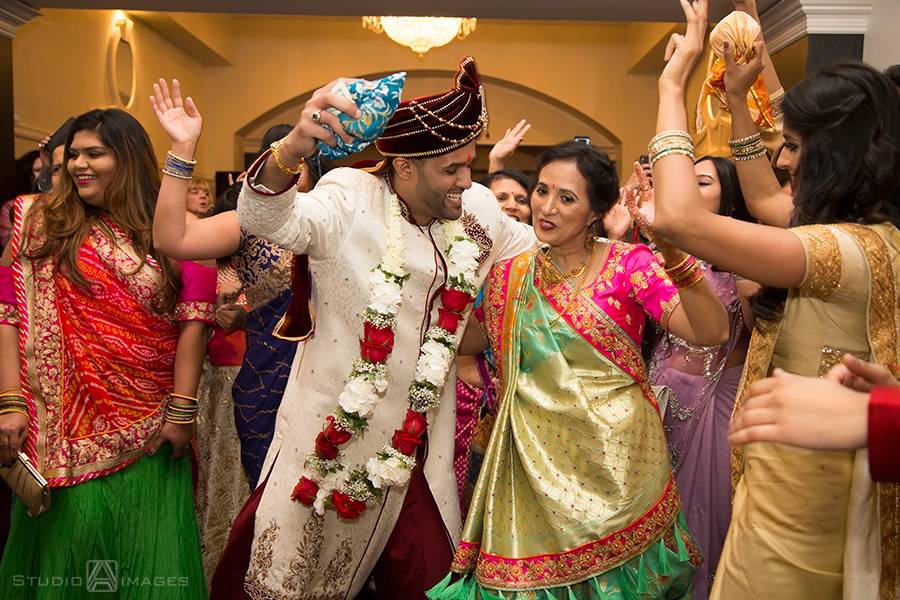 Hilton Pearl River NY Wedding Photos | New York Indian Wedding Photos | Mary Beth + Arjun