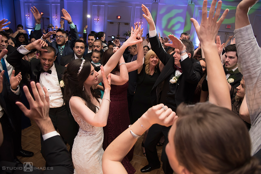 Hilton Pearl River NY Wedding Photos | New York Wedding Photographer | Mary Beth + Arjun