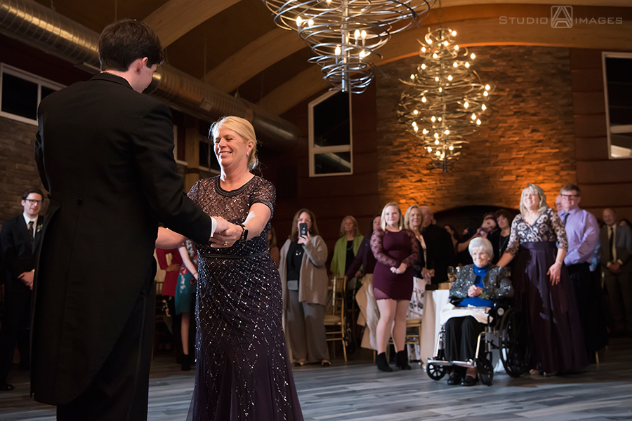 The Lodge at Stirling Ridge Wedding Photos | NJ Wedding Photographer | Jillian + Brian 