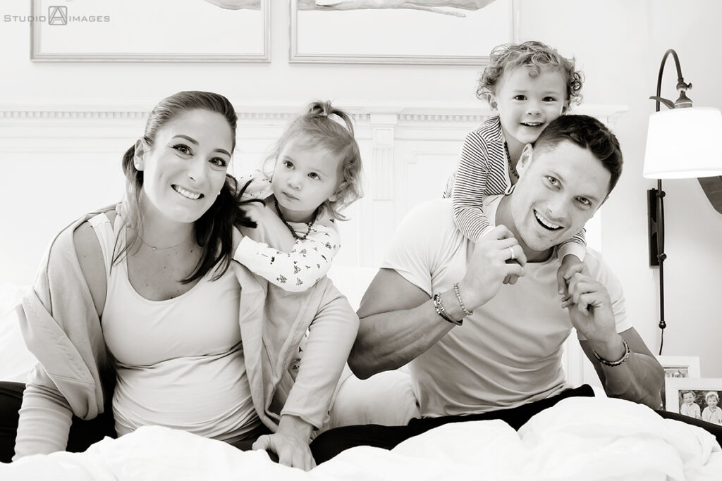 Long Island family photos with expecting mom