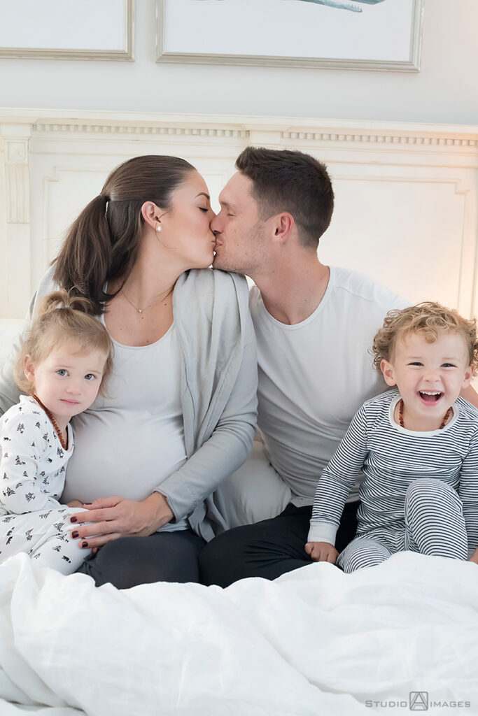 Long Island family photos with pregnant mom
