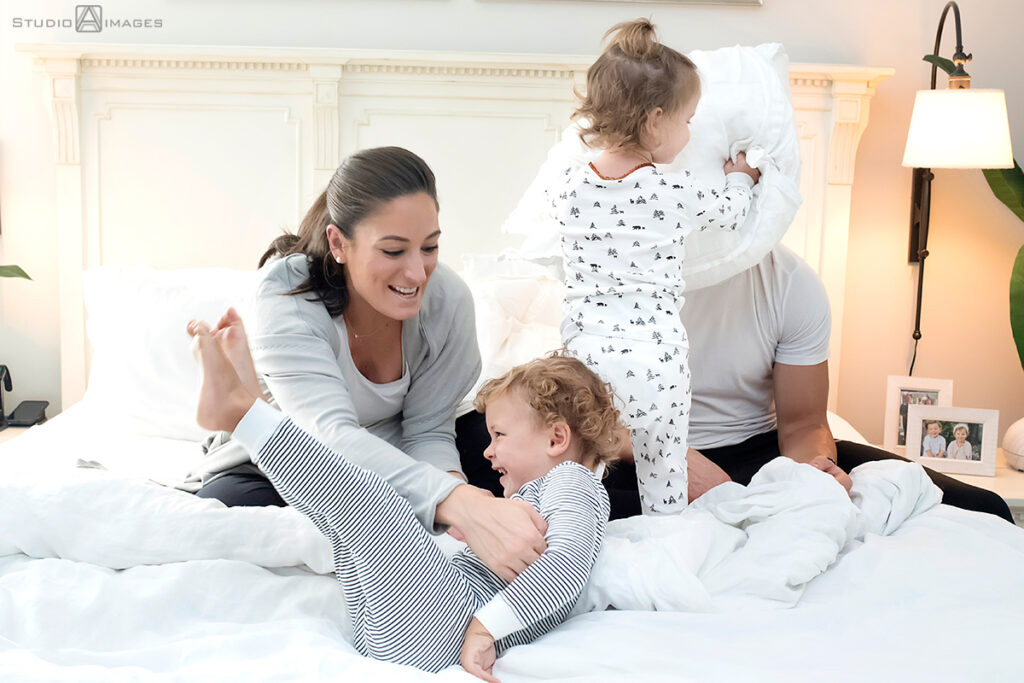 Long Island family photos with pregnant mom