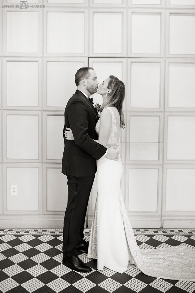Hotel du Village wedding photos |  Bucks County wedding photographer | Jen + Scott