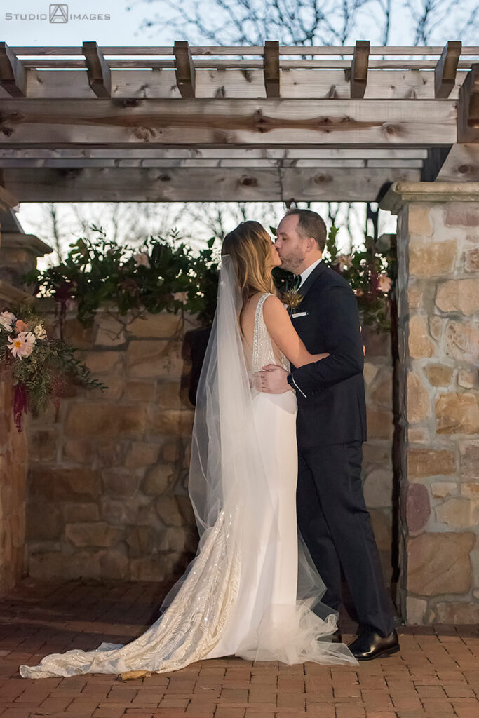 Hotel du Village wedding photos |  Bucks County wedding photographer | Jen + Scott