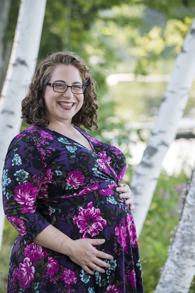 maternity photos at Lake House in Connecticut