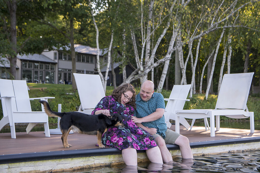 maternity photos at Lake House in Connecticut