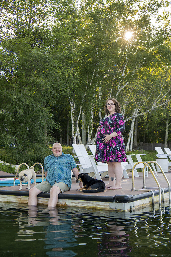 maternity photos at Lake House in Connecticut