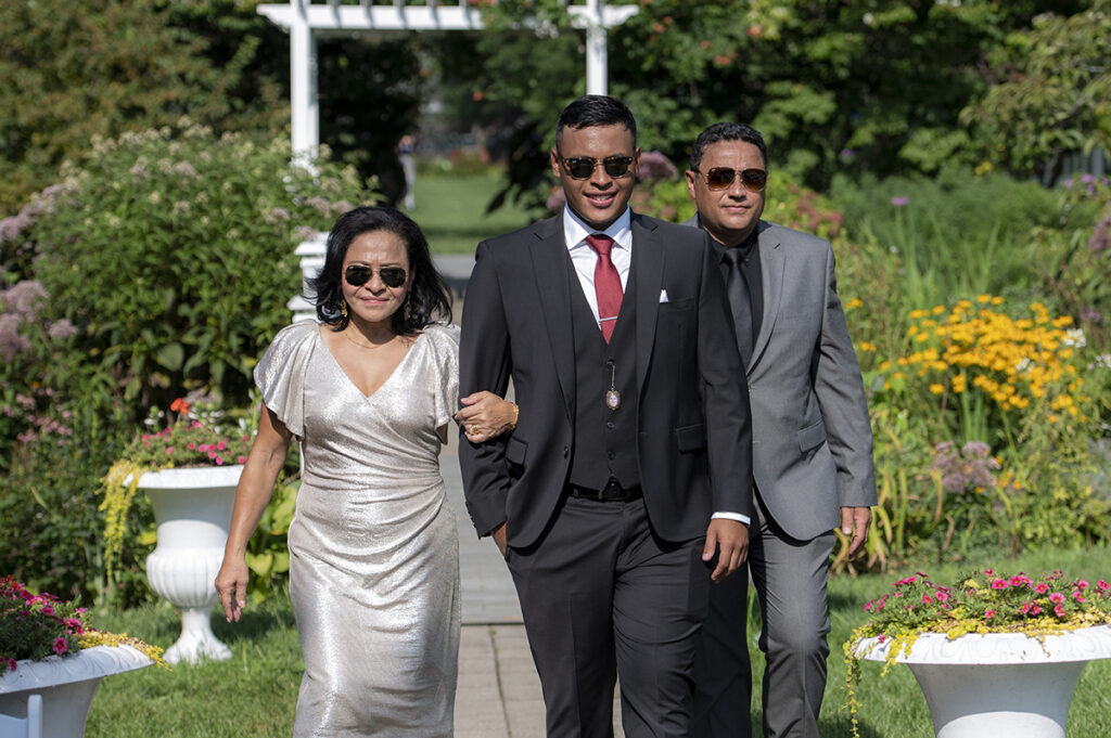 intimate Queens Botanical Garden wedding ceremony