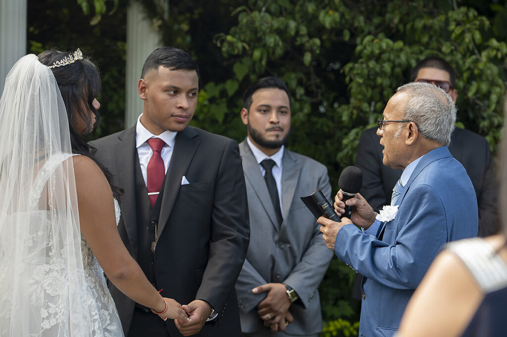 intimate Queens Botanical Garden wedding ceremony