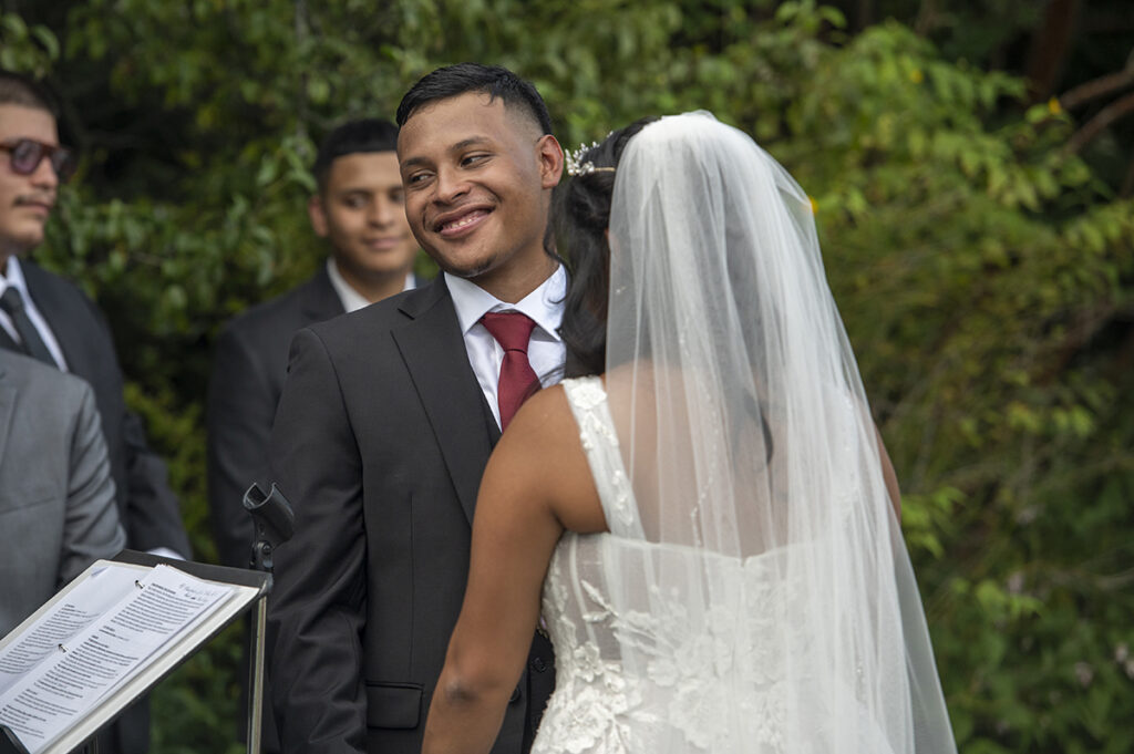 intimate Queens Botanical Garden wedding ceremony