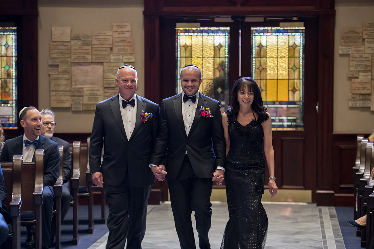 wedding ceremony at summer wedding at Temple Emanu-El in Closter