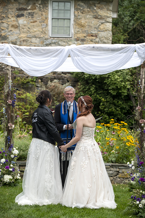 brides married at Crossed Keys Estate Wedding