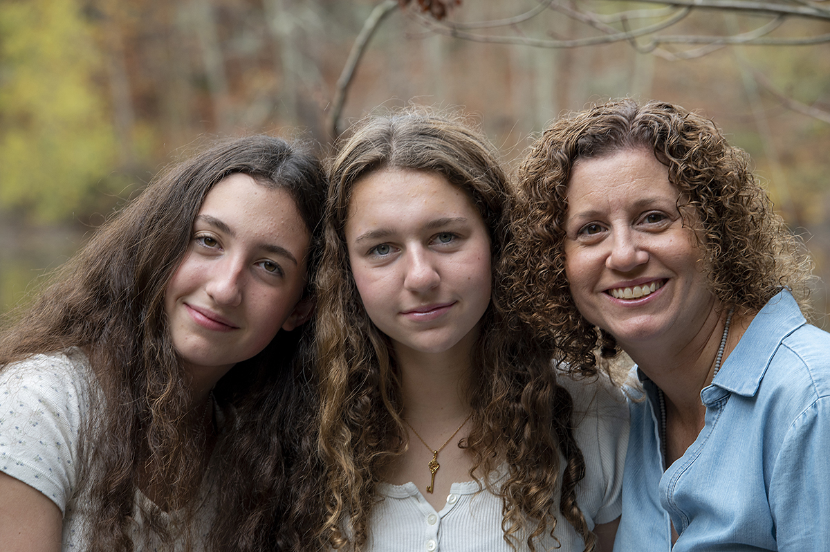 fall family photos at Pomerance Park, Connecticut