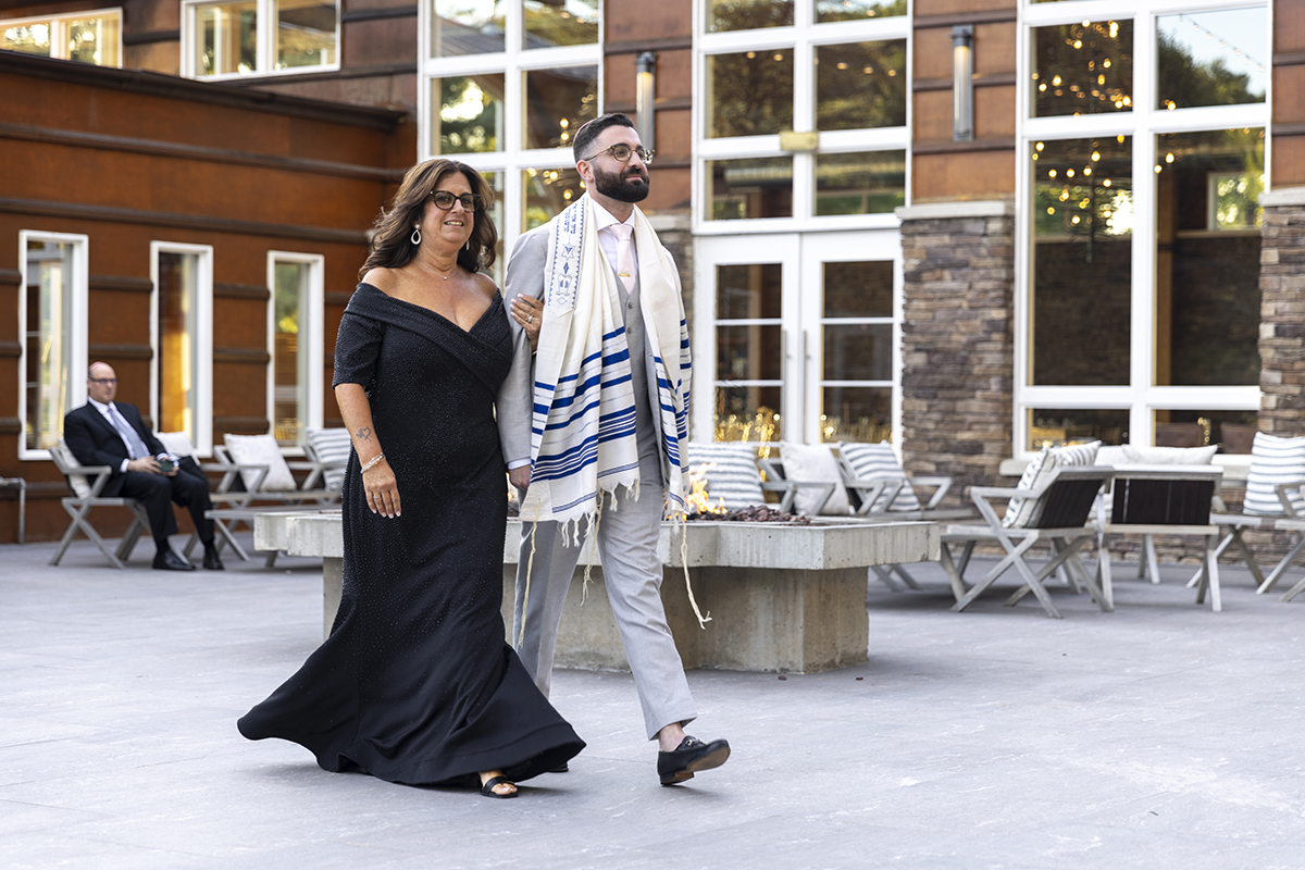 fall jewish wedding at Stone House at Stirling Ridge
