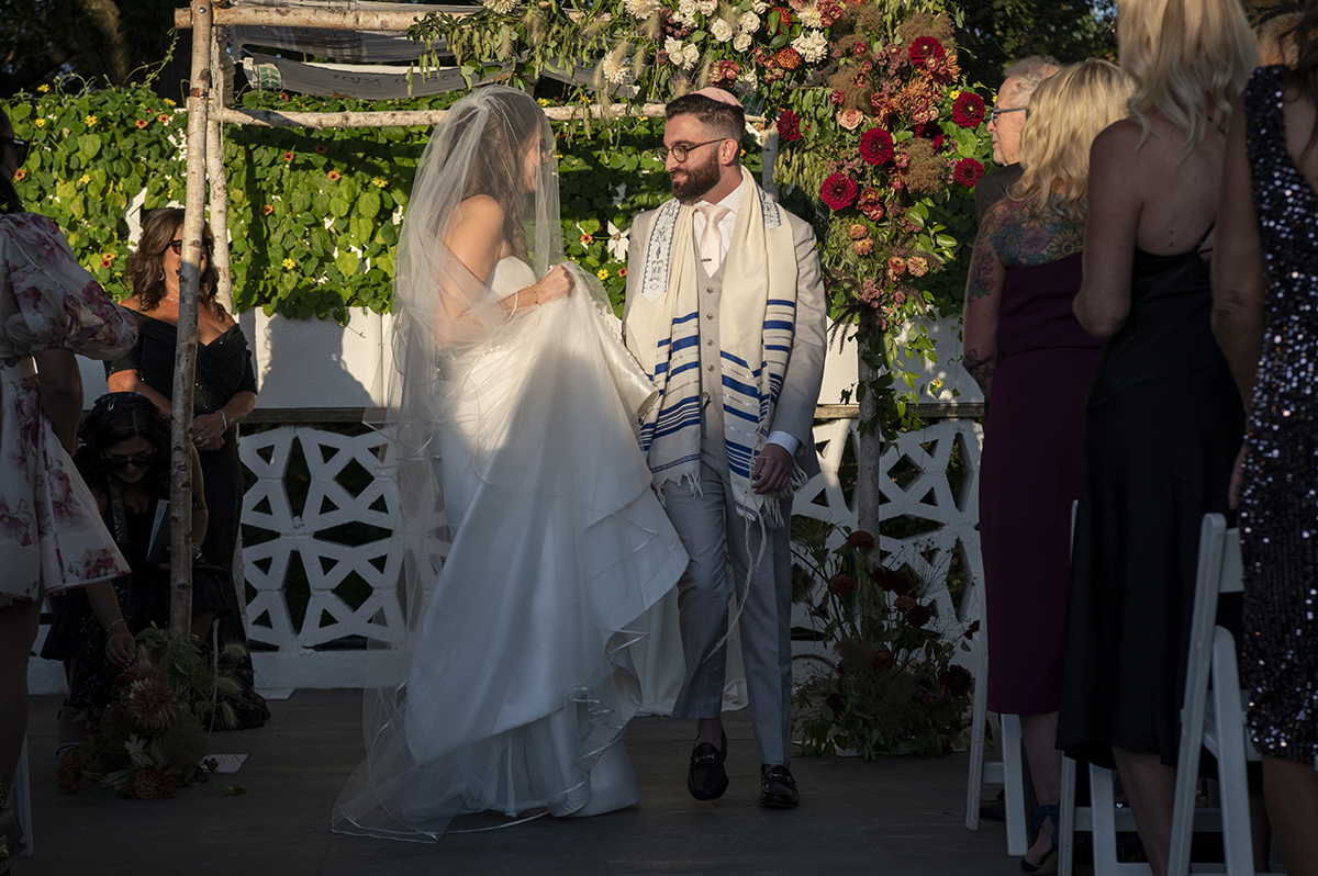 fall jewish wedding at Stone House at Stirling Ridge