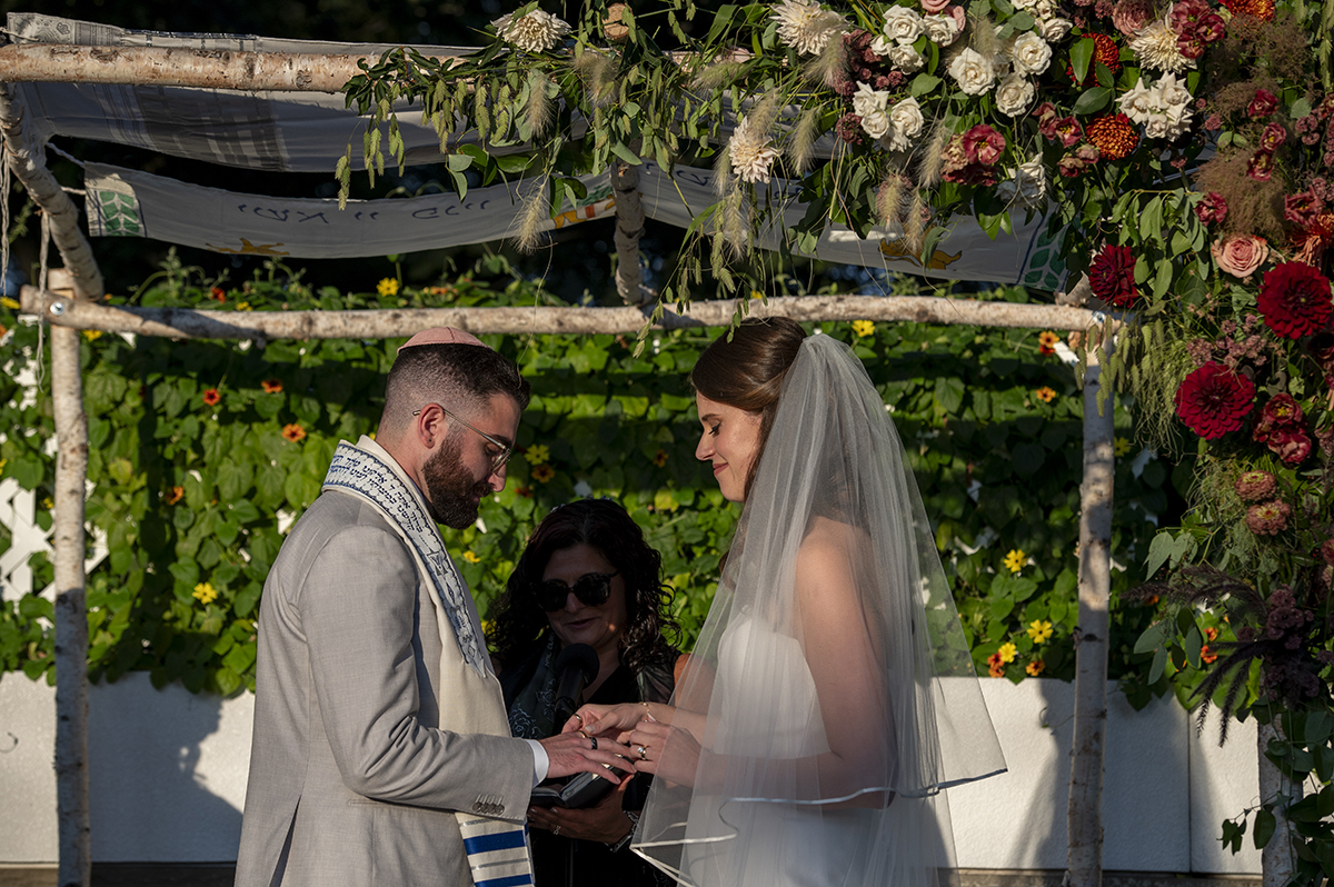 fall jewish wedding at Stone House at Stirling Ridge