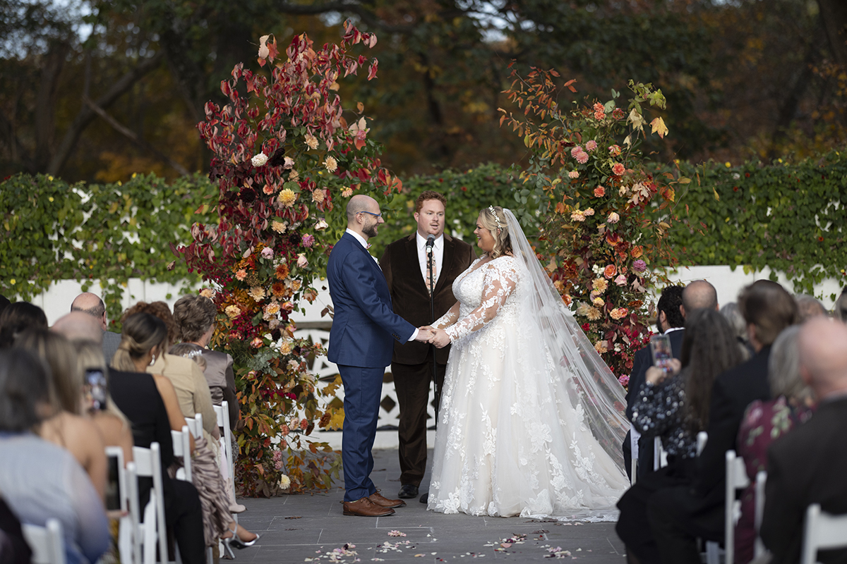 fall wedding ceremony at Stone House at Stirling Ridge