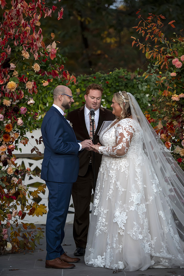 fall wedding ceremony at Stone House at Stirling Ridge