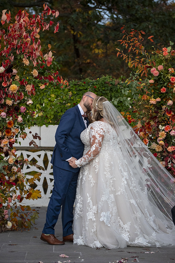 fall wedding ceremony at Stone House at Stirling Ridge