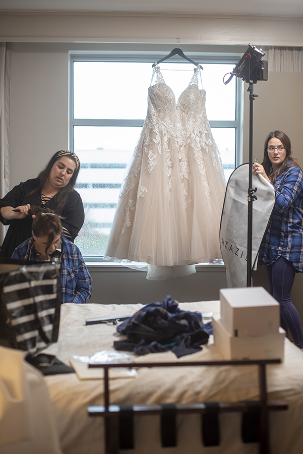bridesmaids getting ready for wedding at Stone House at Stirling Ridge