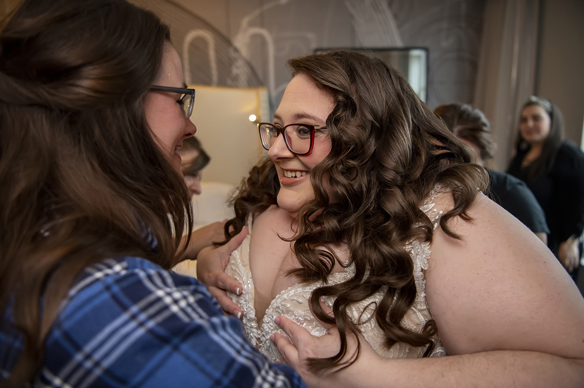 bride getting ready for wedding at Stone House at Stirling Ridge