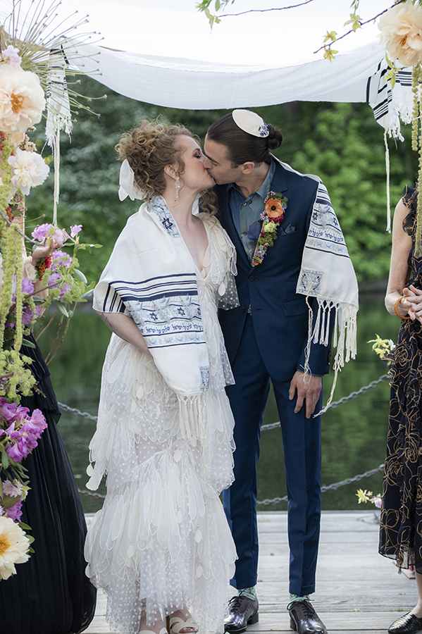 jewish wedding ceremony at Prospect Park Boathouse in Brooklyn