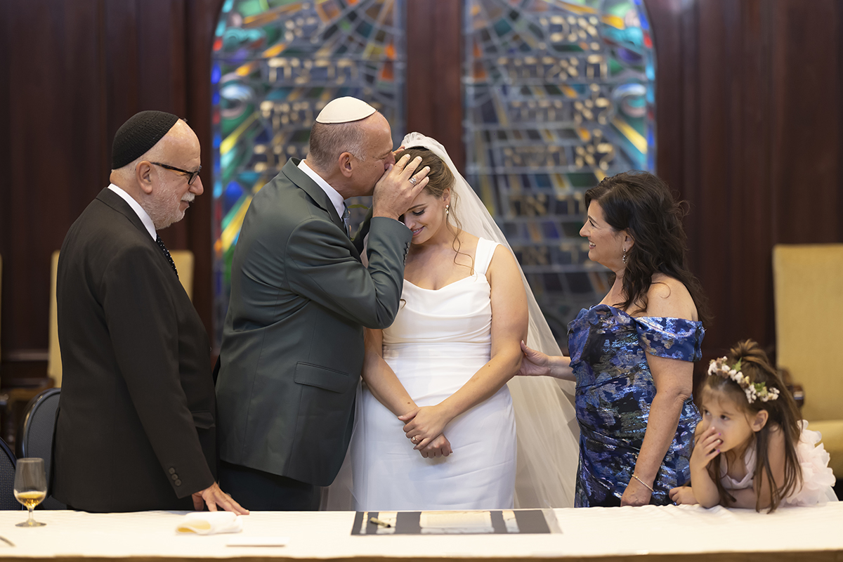 Tisch at Temple Emanu-El of Closter on wedding day