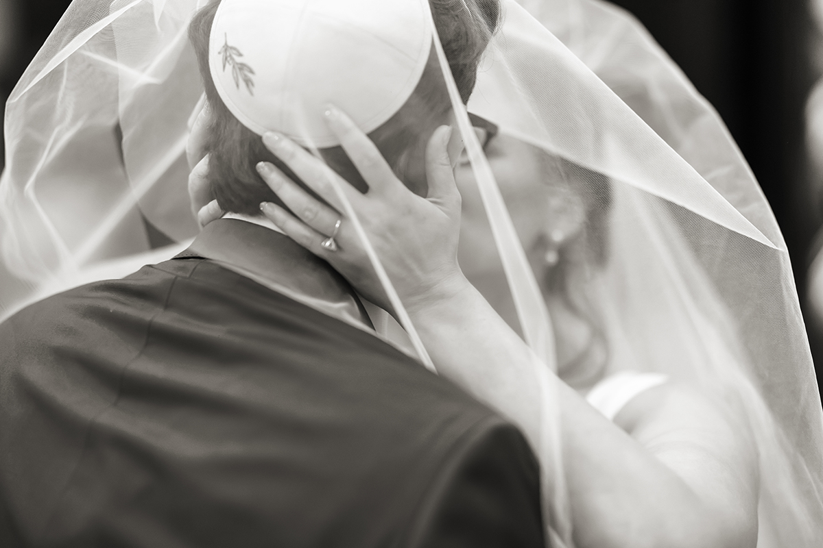 Tisch at Temple Emanu-El of Closter on wedding day
