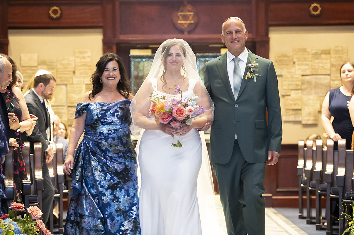 wedding ceremony at Temple Emanu-El of Closter