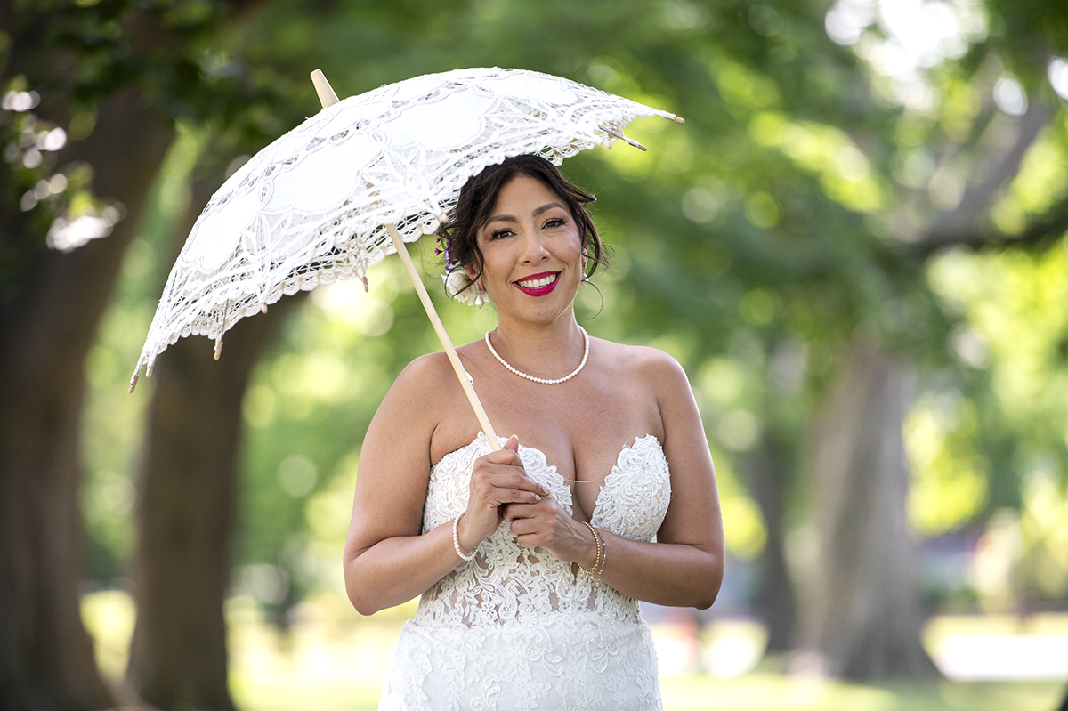 bride at Glen Island Harbour Club wedding