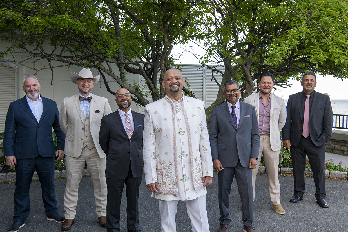 groom and groomsmen at Glen Island Harbour Club wedding
