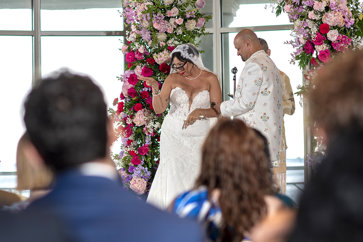 wedding ceremony at Glen Island Harbour Club