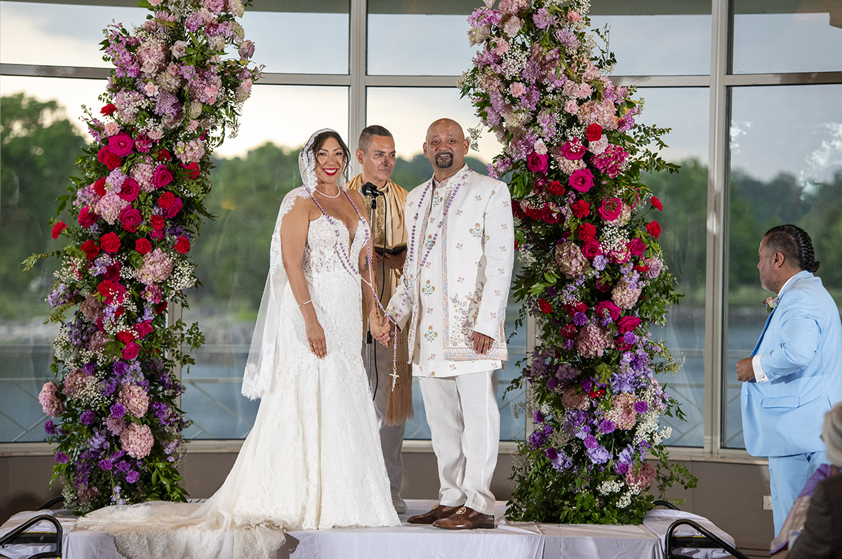 wedding ceremony at Glen Island Harbour Club