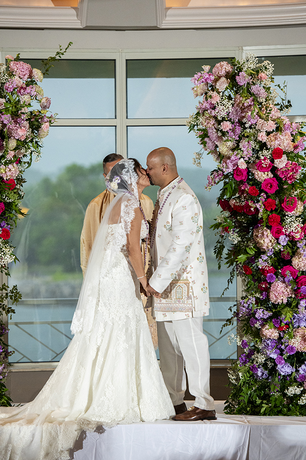 wedding ceremony at Glen Island Harbour Club